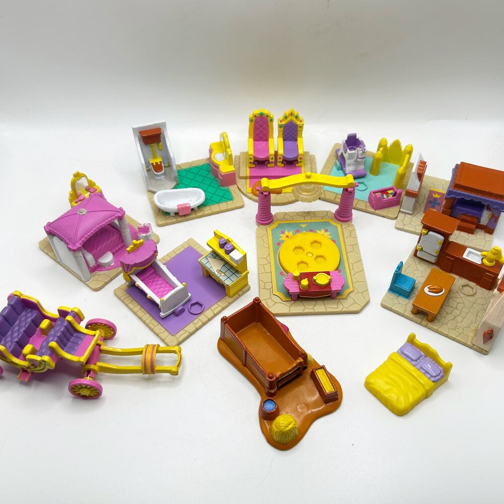 Galoob My Pretty Dollhouse Castle Playset Figure Furniture Vintage - 11 Pieces